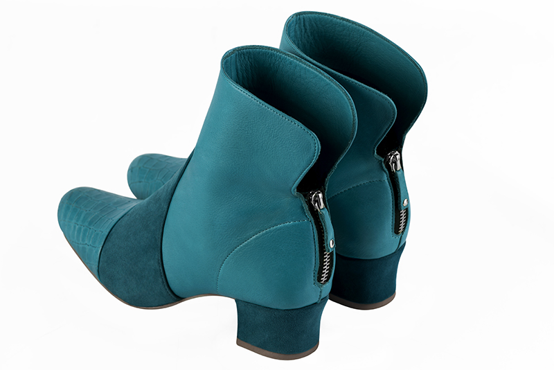 Turquoise blue women's elegant sneakers. Round toe. Low kitten heels. Rear view - Florence KOOIJMAN